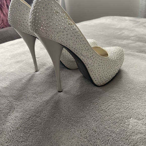 Super cute white sparkles high heels - Picture 3 of 3